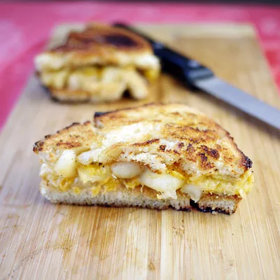 Hot Apple Pie Sandwiches