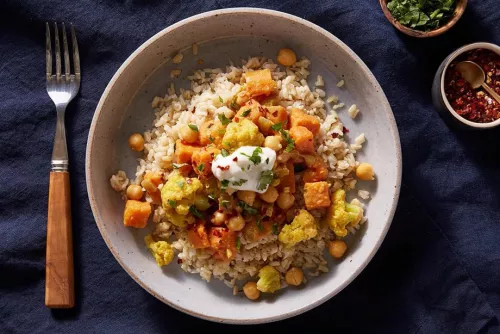 Curry de camote, garbanzos y coliflor