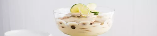 Bagatela de limón con leche y galletas