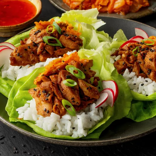 Wraps coreanos de lechuga BBQ