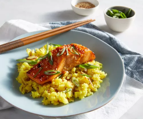 Salmón Tailandés Sobre Arroz De Coco