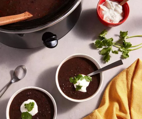 Sopa de habichuelas negras de cocción lenta