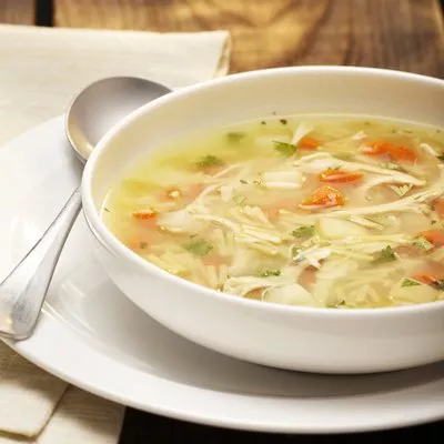 Sopa Rapida y Facil de Pollo y Vegetales
