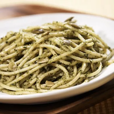 Pasta con Salsa de Pepitas y Cilantro