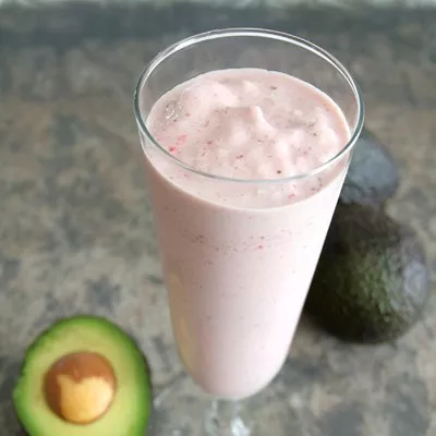Felicidad de aguacate y fresa