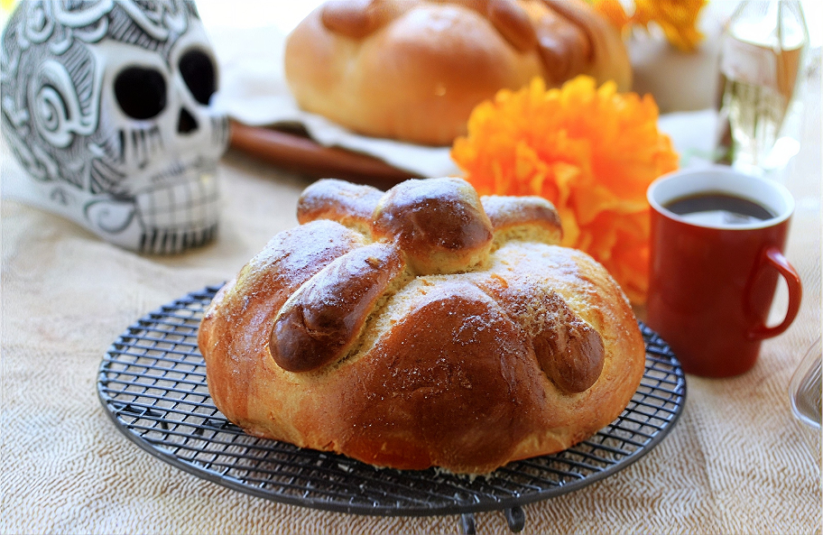 pan de muerto carlos v w filling