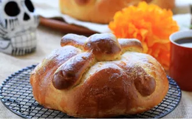 La Lechera Pan de Muerto