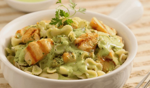 Pasta in Cilantro Sauce with Chicken