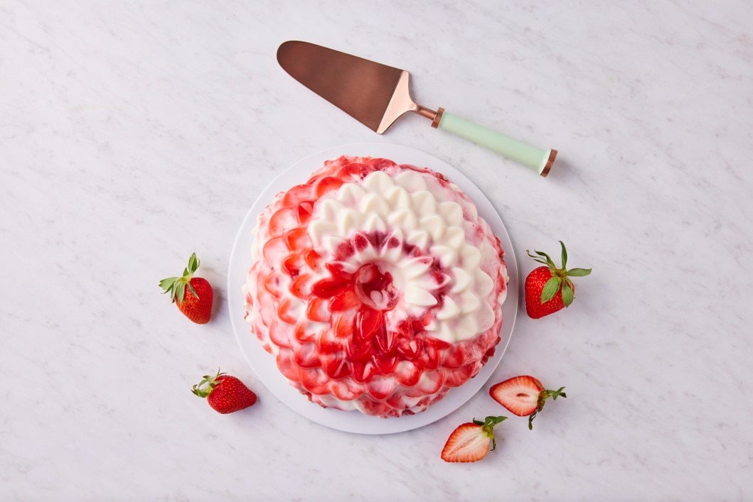 Strawberry Gelatin with Cream