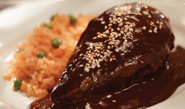 Mole Rojo con Pollo