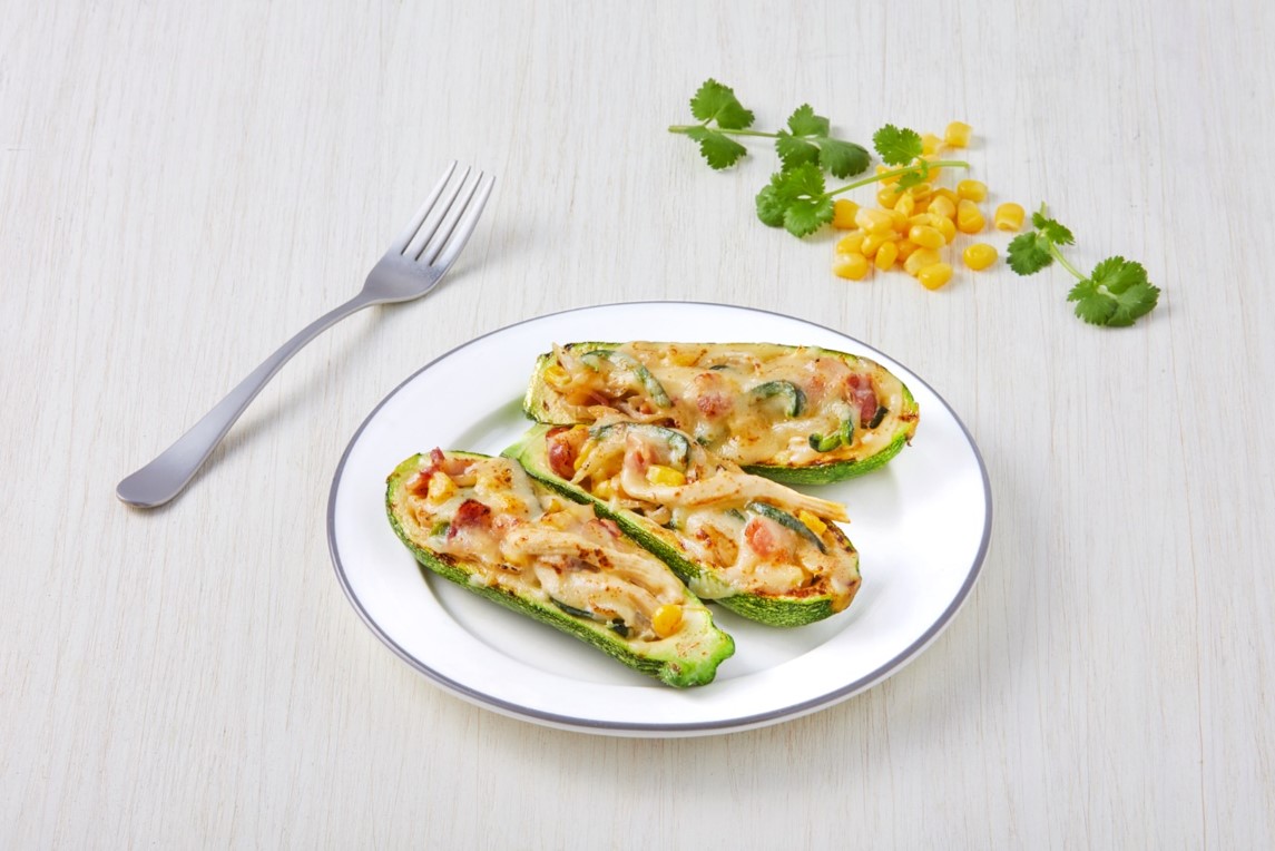Zucchini Stuffed with Pepper Slices and Cream