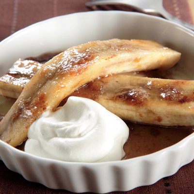Plátanos Caramelizados con Crema de Vainilla Francesa