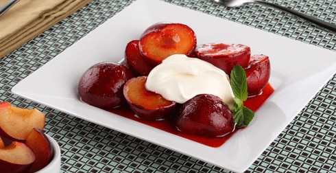 Caramelized Plums with Cream