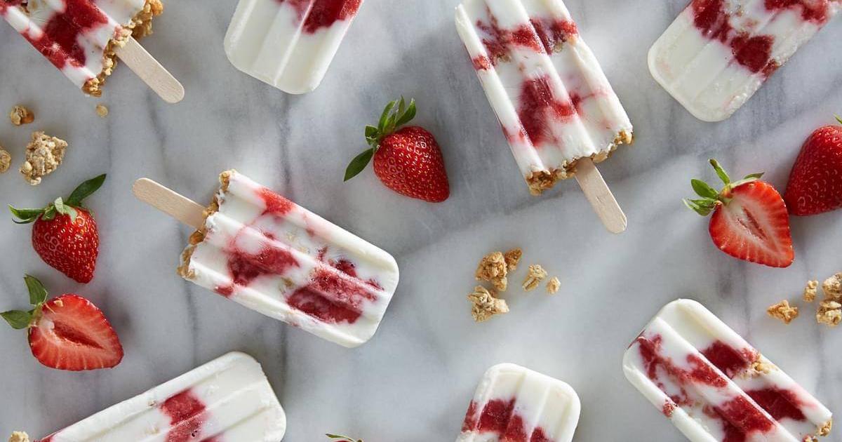 fresh-strawberry-smoothie-breakfast-pops-official-coffee-mate