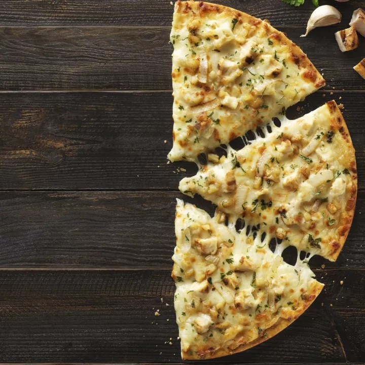 Roasted Garlic Chicken Pizza