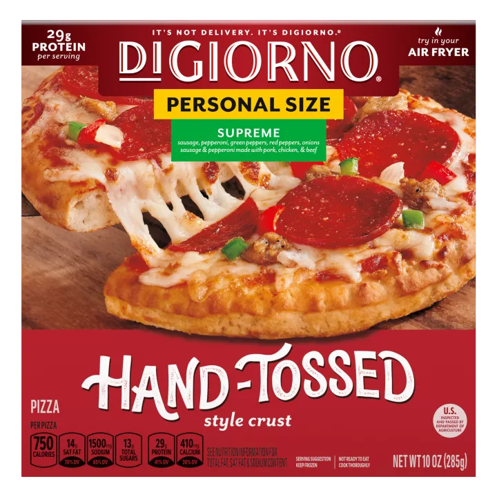 Caja de DiGiorno Small Sized Traditional Crust Supreme Pizza con el nombre del producto, una imagen de la pizza y el logotipo de Traditional Crust.
