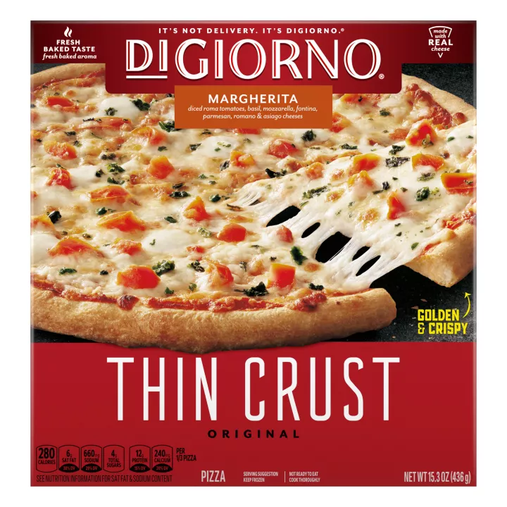 Caja de DiGiorno Original Thin Crust Margherita con una pizza y letreros de hecha con queso auténtico, y dorada y crujiente.