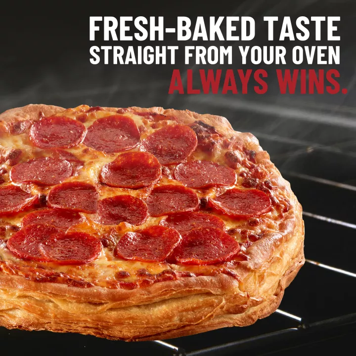 Pizza de pepperoni con masa croissant