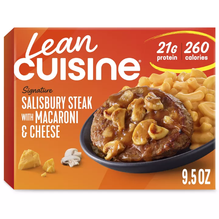 Caja de Salisbury Steak with Macaroni & Cheese con una etiqueta de Protein Kick y un letrero de 22 g de proteína.