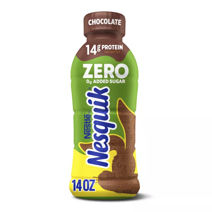 Vista frontal centrada de una botella de 14 fl oz de leche achocolatada baja en grasa NESQUIK de 14 fl oz (414 ml).