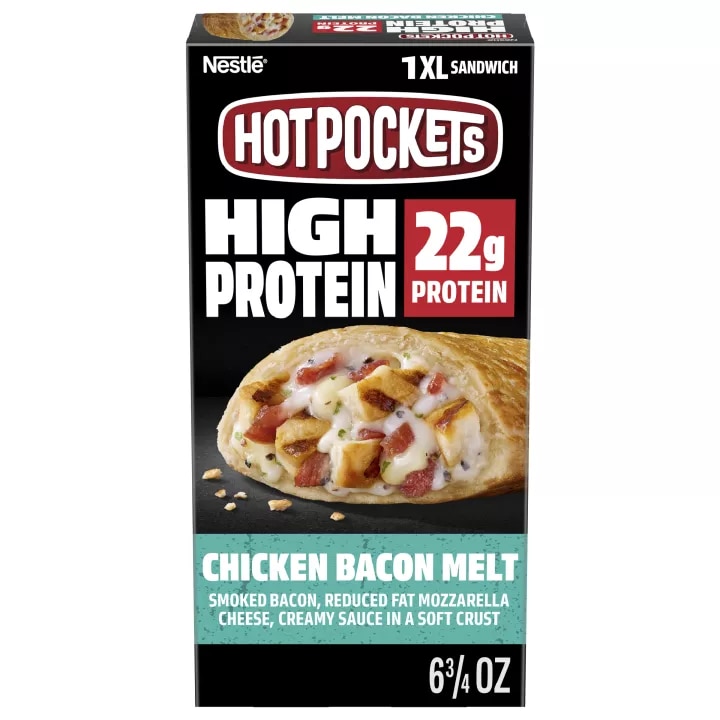 Vista frontal centrada de caja Hi Protein Frozen Sandwich Chicken Bacon Ranch de NESTLE HOT POCKETS PESO NETO 6.75oz (191g)
