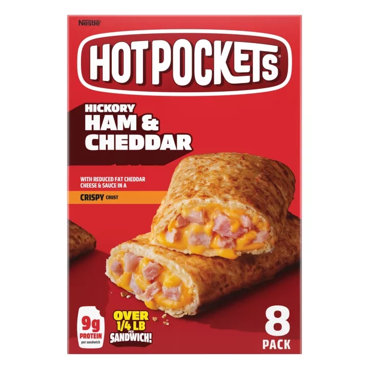 Vista frontal central de sándwiches Hot Pockets Crispy Crust Hickory Ham y Cheddar, paq. 8, PESO NETO 36oz (2lb 4oz), 1.02 kg