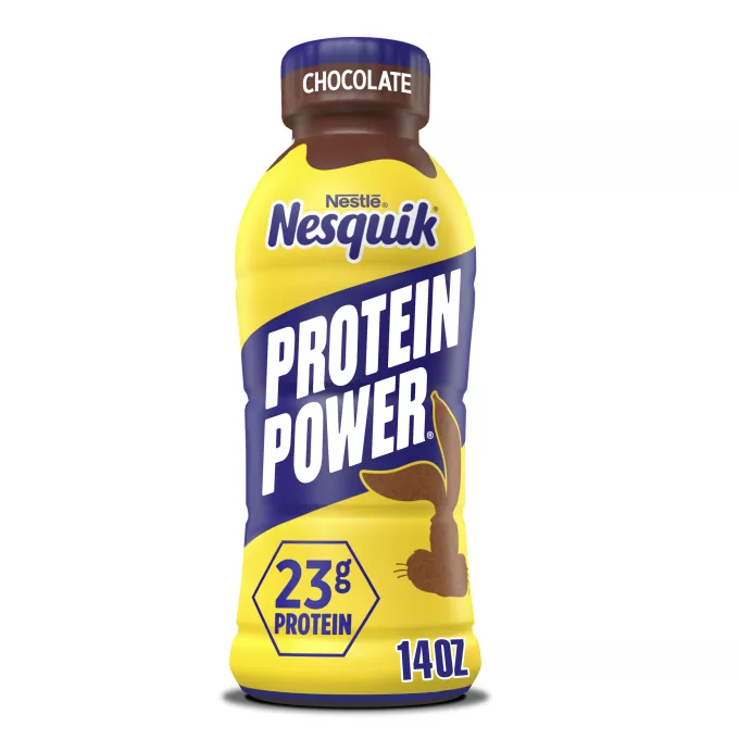 Una botella amarilla con una etiqueta azul que dice "PROTEIN POWER" y una silueta marrón de la cabeza del conejo de Nesquik.