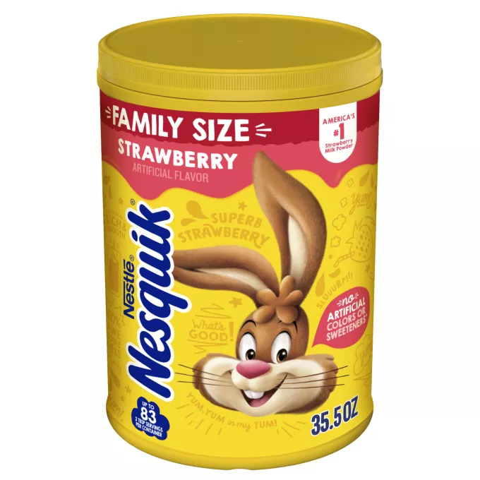 Un envase amarillo con el conejo de Nesquik y una etiqueta roja en la parte superior.