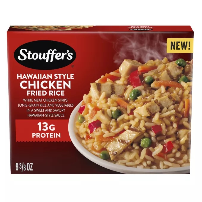 Vista frontal central de comida congelada Chicken Fried Rice de 9.375oz de STOUFFER'S. de 9oz. PESO NETO 9 3/8 oz (265 g).
