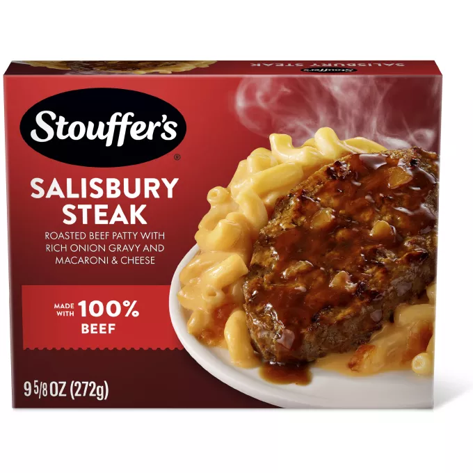 Caja de Salisbury Steak con un plato de carne de res y macarrones debajo del nombre del producto y una etiqueta que dice "100% PURA CARNE DE RES".