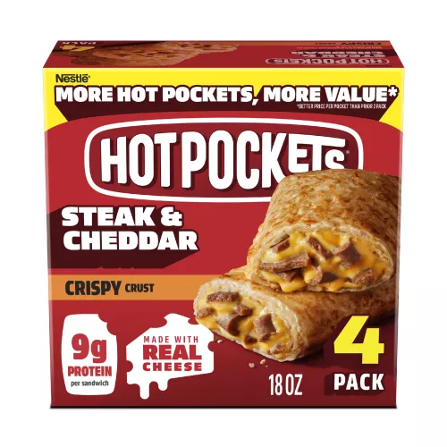 Vista frontal centrada de paquete de 4 sándwiches Nestle Hot Pockets sabor Steak and Cheddar con masa crocante.
