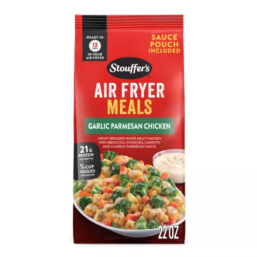Front Center view of STOUFFER'S Air Fryer Garlic Parm Chicken Frozen Entrée NET WT 22 oz (1 lb 6 oz) 623 g product.