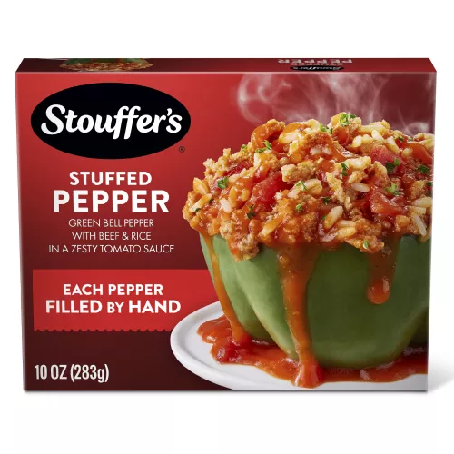 Caja de Stuffed Pepper con un plato y una fuente con un pimiento verde y carne de res debajo del nombre del producto y del logo de STOUFFER'S.