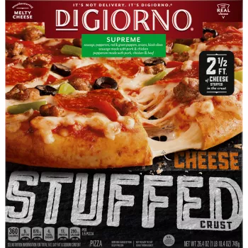 Caja de pizza DiGiorno Stuffed Crust Supreme con el queso estirándose desde el borde de la pizza y etiquetas Stuffed Crust