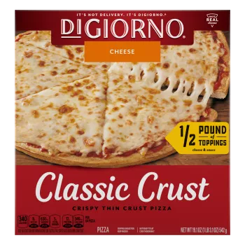 Vista frontal de una pizza congelada DiGiorno Classic Crust Cheese.