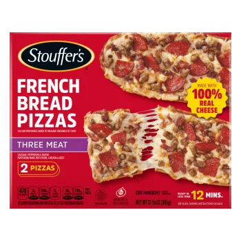 Caja de 3 pizzas Meat French Bread Pizza, imagen de 2 pizzas y letreros de 100% queso auténtico y lista en menos de 12 min.