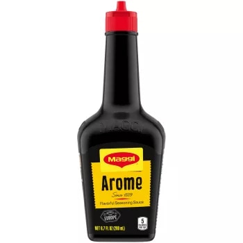 Foto con vista del frente de un envase de Sazonador Arôme MAGGI de 800 ml con una etiqueta amarilla brillante que lee Arôme.