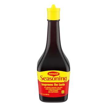 Foto con vista del frente de un envase de Sazonador asiático MAGGI de 800 ml con una etiqueta amarilla y roja brillante que lee Sazonador.