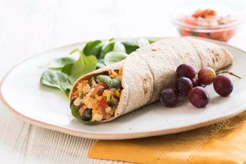 Cazuela de Tostada Francesa de Durazno y Almendras