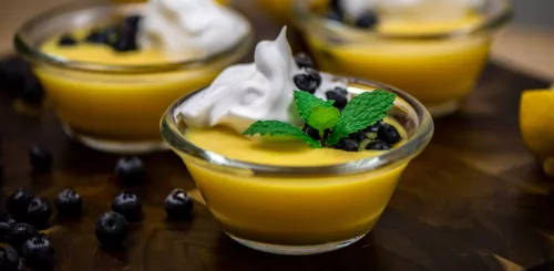 Cazuela de Tostada Francesa de Durazno y Almendras