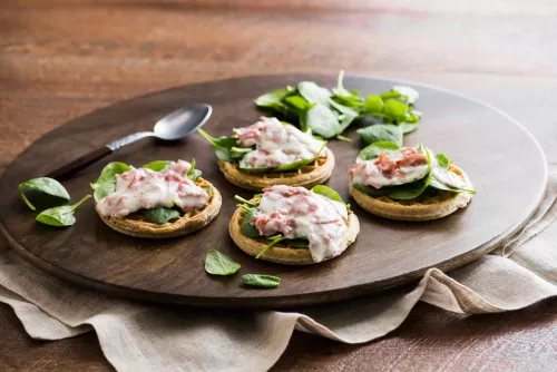 Cazuela de Tostada Francesa de Durazno y Almendras