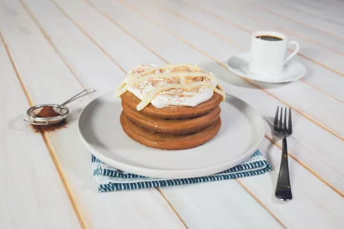 HOT CAKES CAPUCHINO preparados con Leche Condensada LA LECHERA® Sirve Fácil