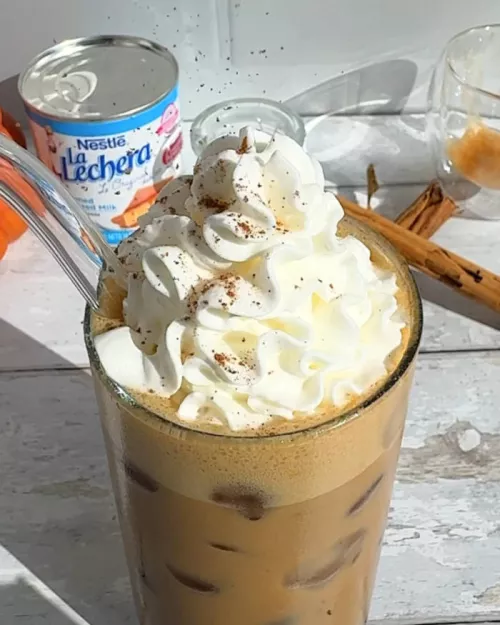 Latte Helado de Calabaza Española