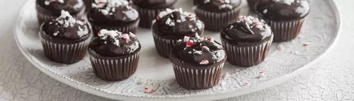 Mini Peppermint Mocha Snow Cakes