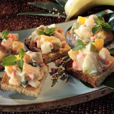 Canapés de Ensalada de Frutas