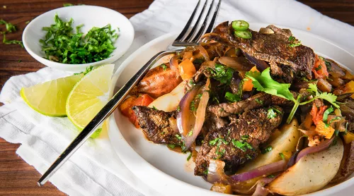 Cazuela de Tostada Francesa de Durazno y Almendras