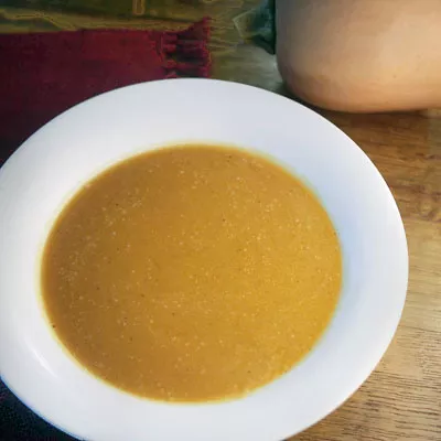 Cazuela de Tostada Francesa de Durazno y Almendras