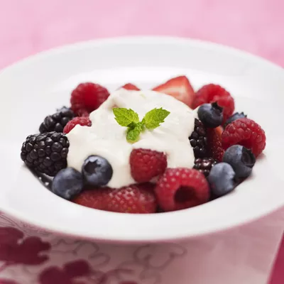 Berries with Creamy La Lechera Sauce