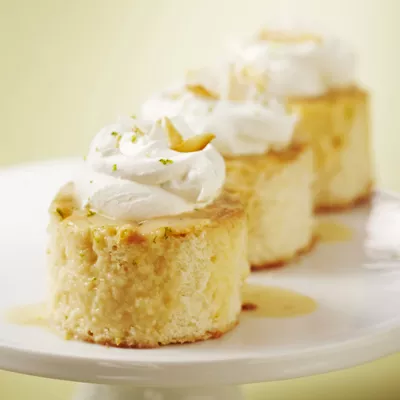 Pastel de Tres Leches de Coco y Lima