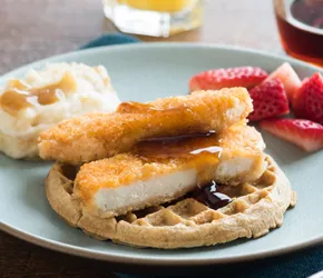 Cazuela de Tostada Francesa de Durazno y Almendras